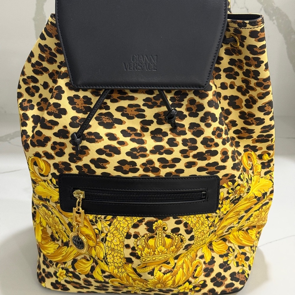 NWT Gianni Versace Black and Gold Leopard Backpack with adjustable straps.